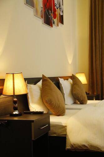 Tomus Hotel