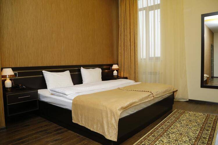 Tomus Hotel