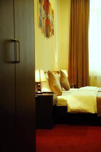 Tomus Hotel