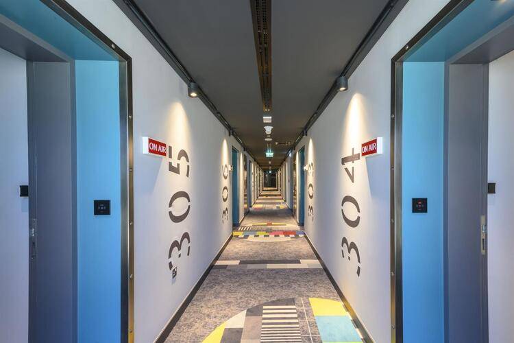 Studio One Hotel