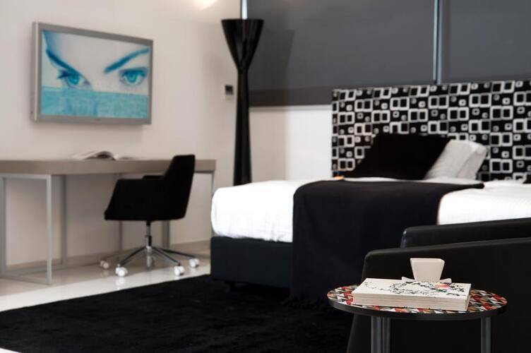 Athenaeum Smart Hotel