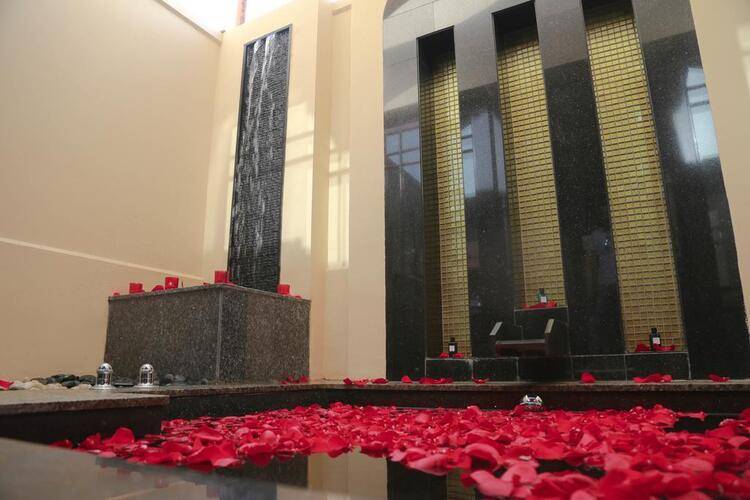 Al Areen Palace & Spa