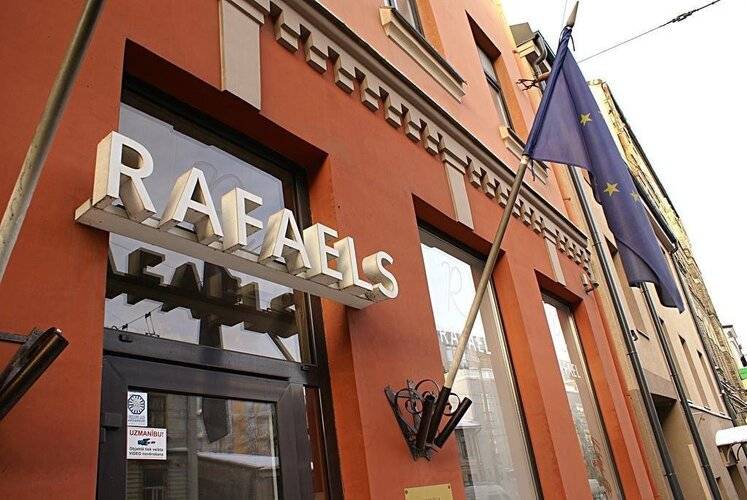 Rafael Hotel