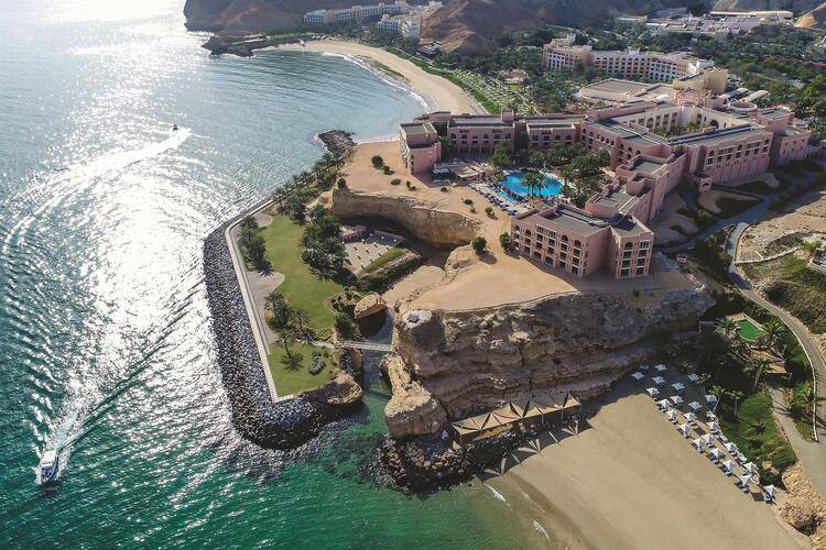 Shangri-La Barr Al-Jissa Al Husn (Adults Only 16+)