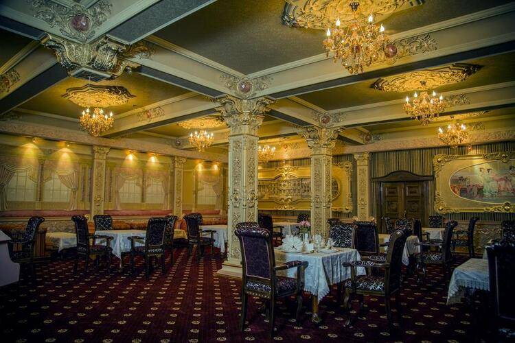 Astor Hotel