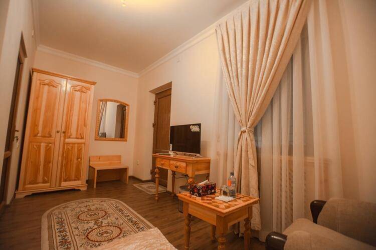 City Hotel