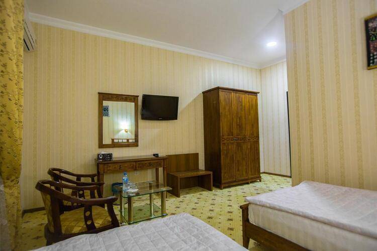City Hotel