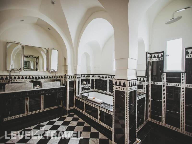 Фотография Hotel Les Deux Tours