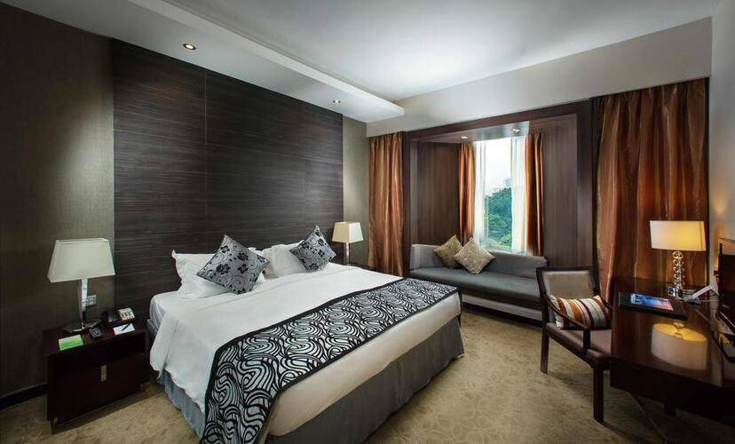 Peninsula Excelsior