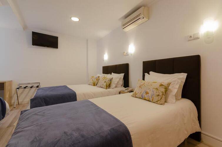 Dinya Lisbon Hotel