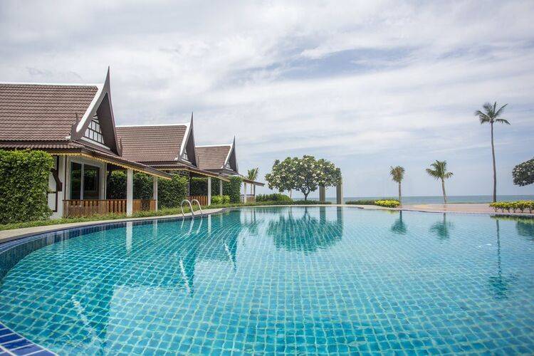 Floral Hotel Aura Samui Best Beach Hotel