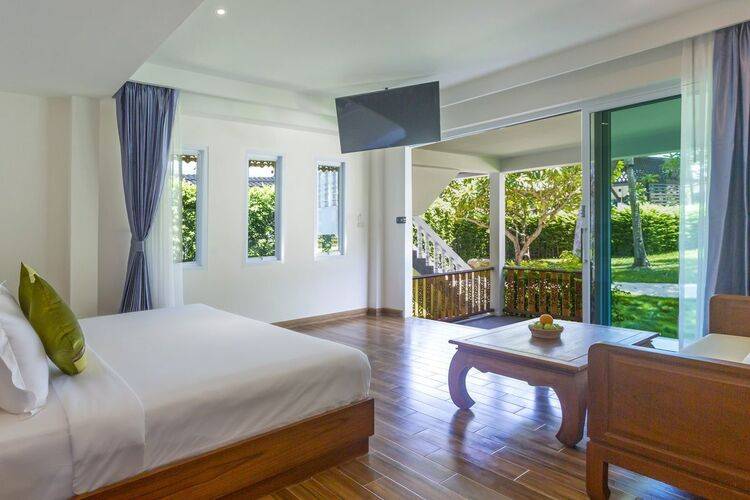 Floral Hotel Aura Samui Best Beach Hotel