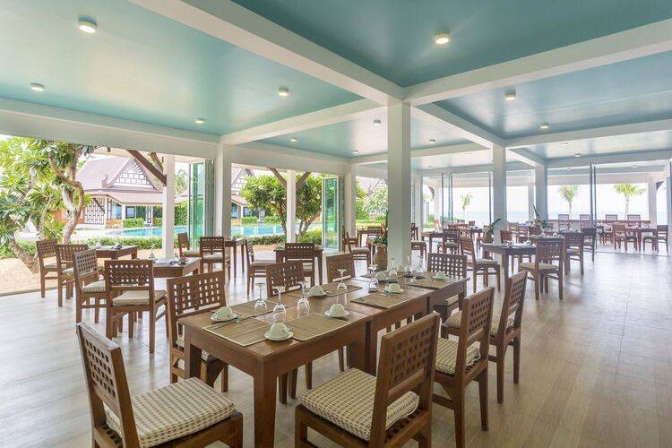 Floral Hotel Aura Samui Best Beach Hotel