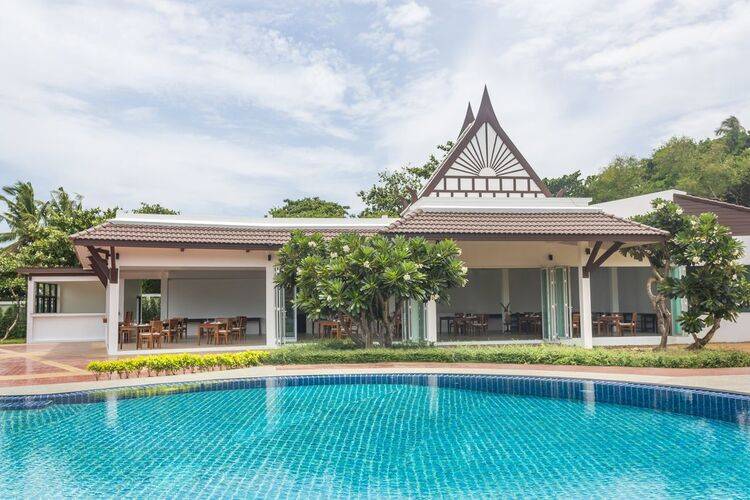 Floral Hotel Aura Samui Best Beach Hotel