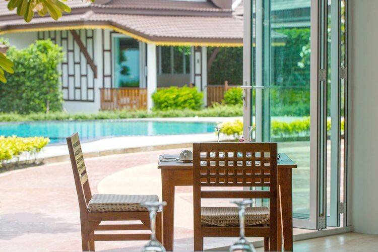 Floral Hotel Aura Samui Best Beach Hotel