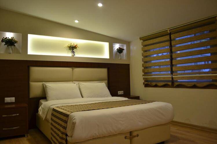 Seven Days Hotel