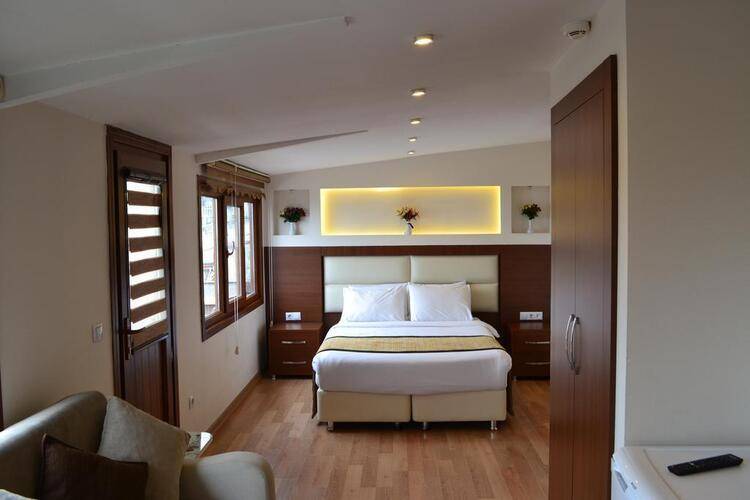 Seven Days Hotel
