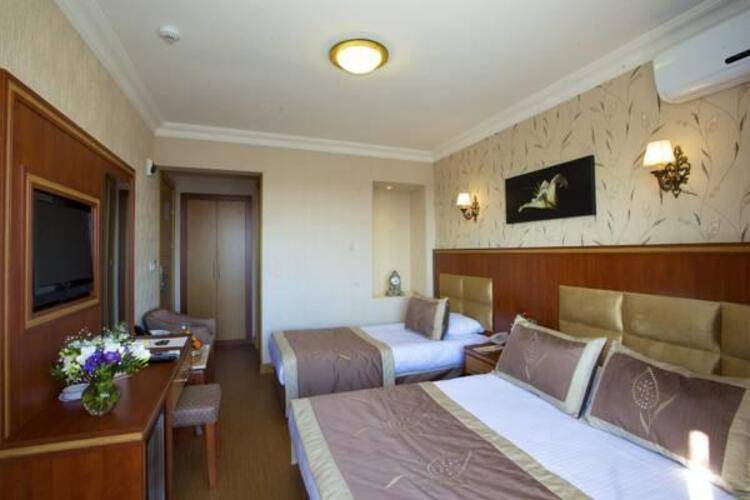 Hermanos Hotel
