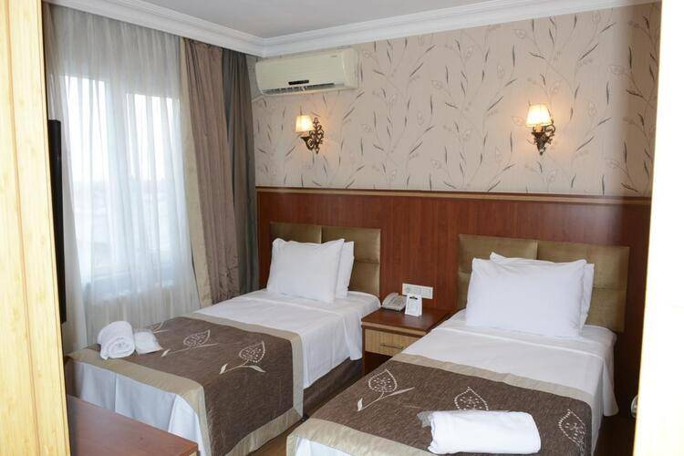 Hermanos Hotel