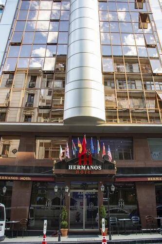 Hermanos Hotel