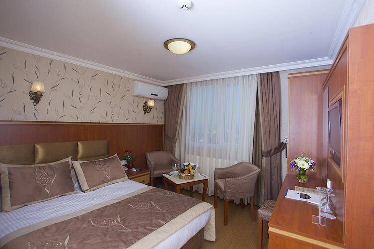 Hermanos Hotel