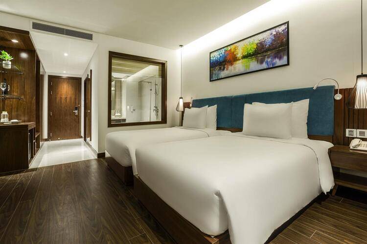 Maximilan Danang Beach Hotel