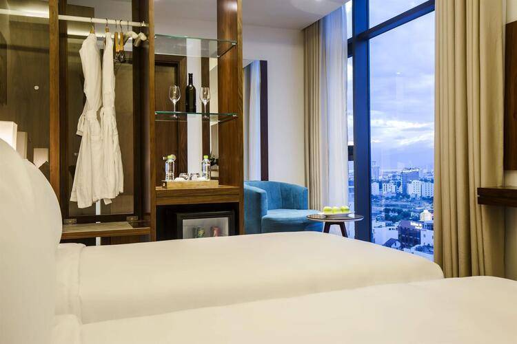 Maximilan Danang Beach Hotel