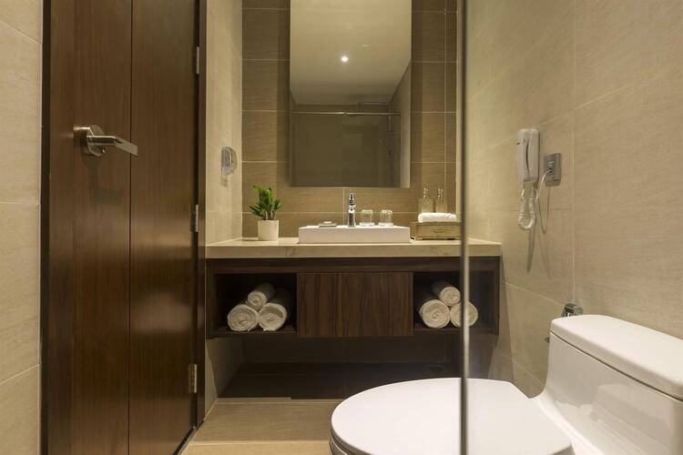 Maximilan Danang Beach Hotel