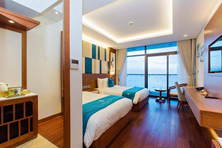 Mandila Beach Hotel