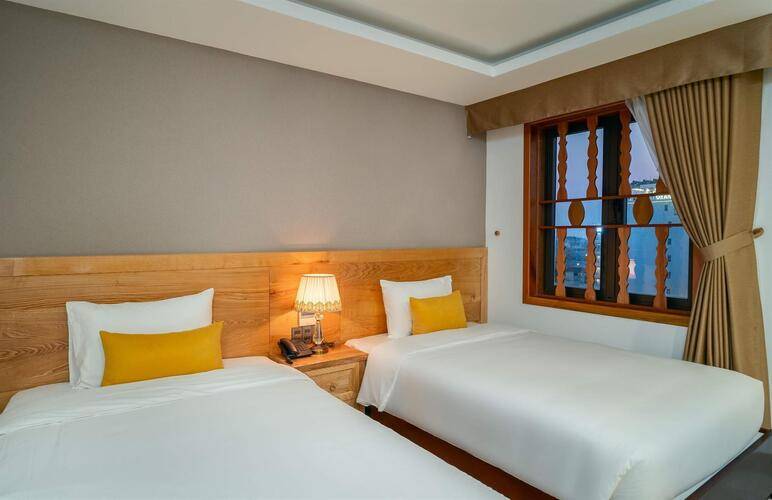 Sunny Ocean Hotel
