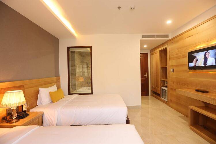 Sunny Ocean Hotel