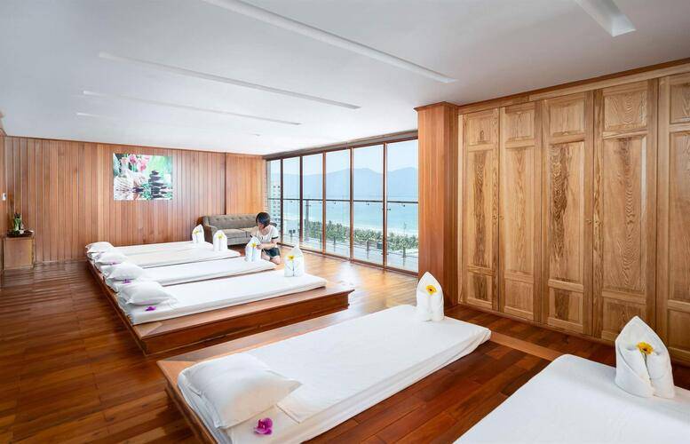 Sunny Ocean Hotel