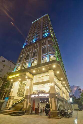 7. Seven Sea Hotel Da Nang