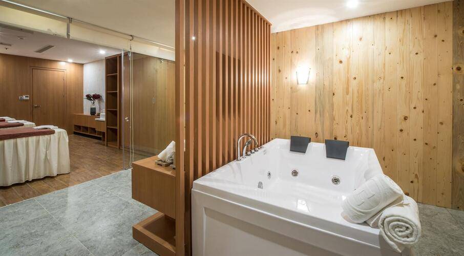 Haian Beach Hotel & Spa