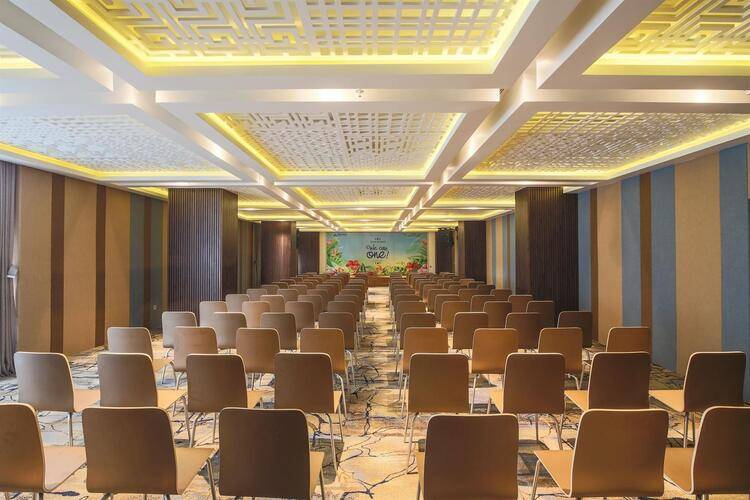 Haian Beach Hotel & Spa