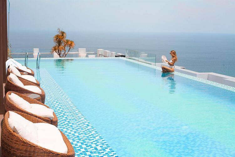 Haian Beach Hotel & Spa