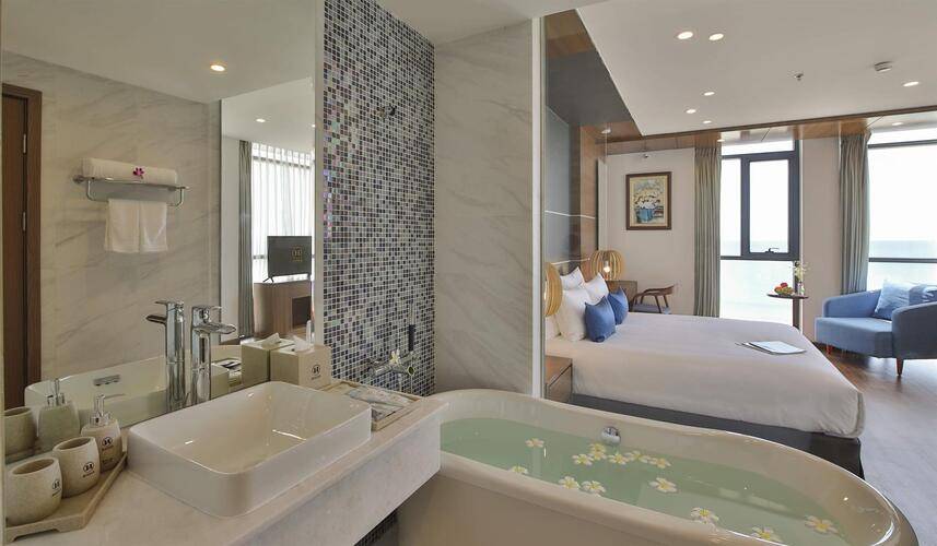 Haian Beach Hotel & Spa