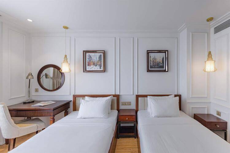 Ruby Light Hotel