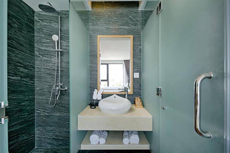 Seashore Hotel & Apartment