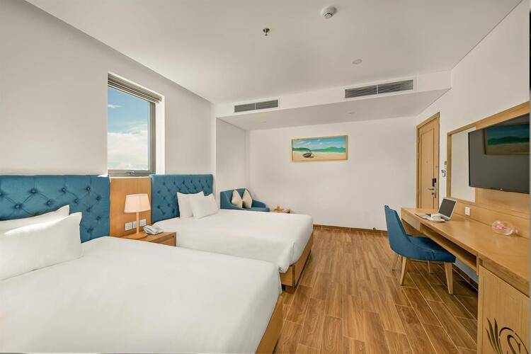 Seashore Hotel & Apartment