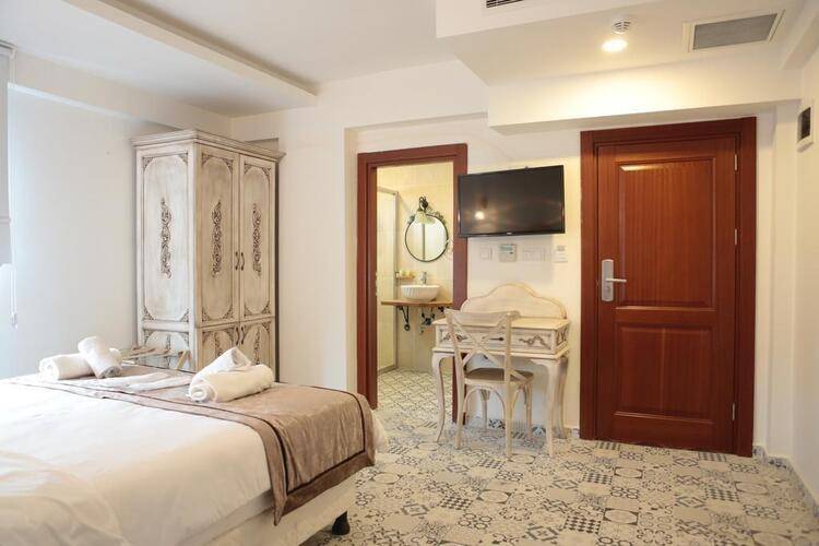 Oriella Hotel