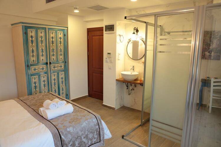 Oriella Hotel