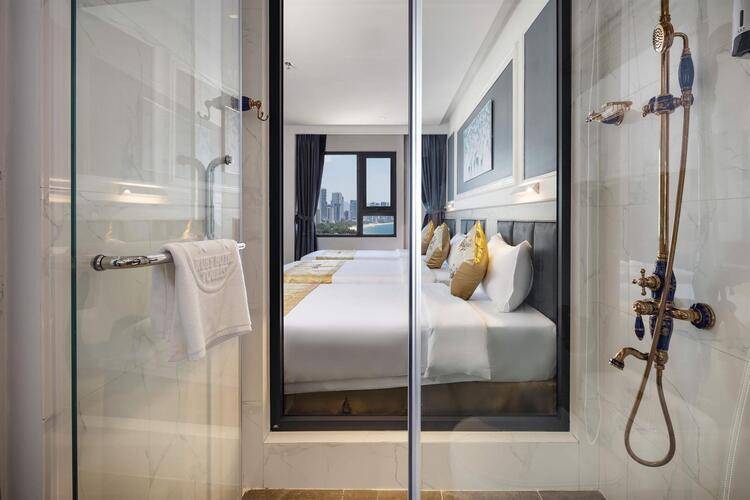 Ruby Hotel