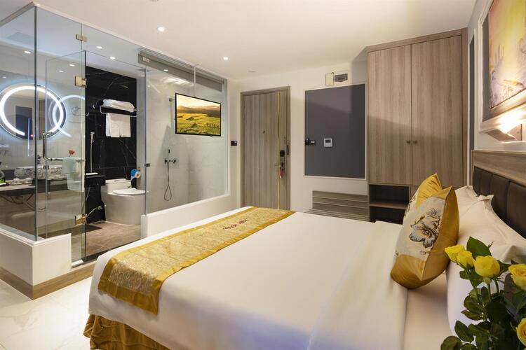 Ruby Hotel