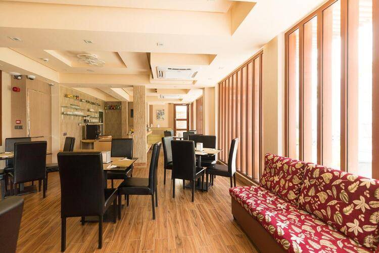 Three Inn Hotel