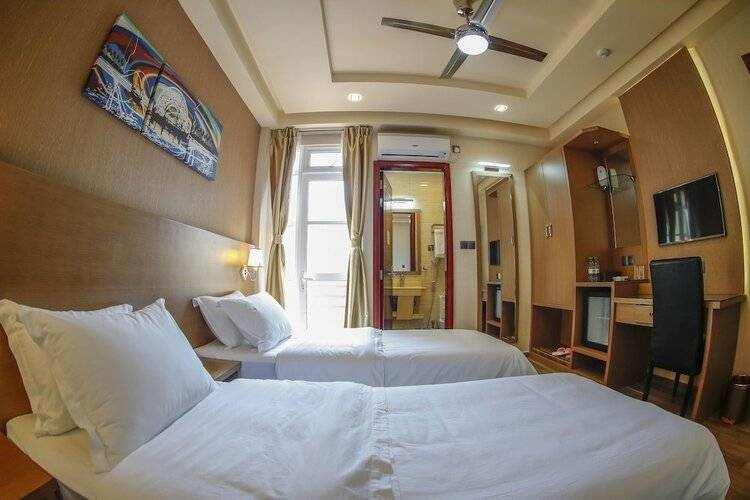 Three Inn Hotel