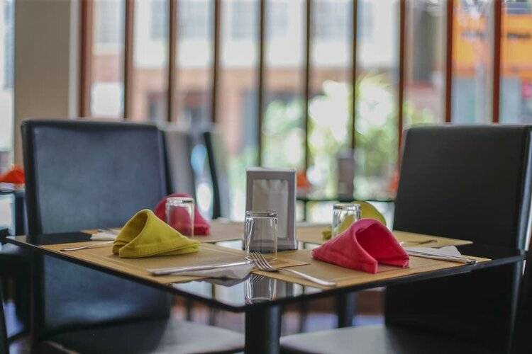 Three Inn Hotel