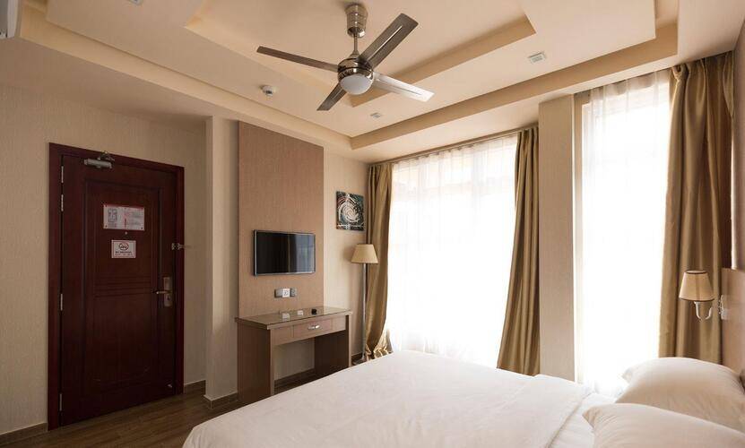 Three Inn Hotel