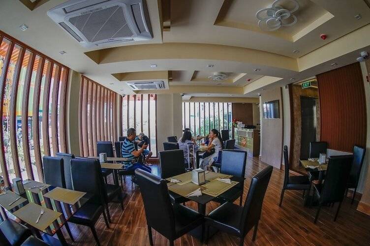 Three Inn Hotel
