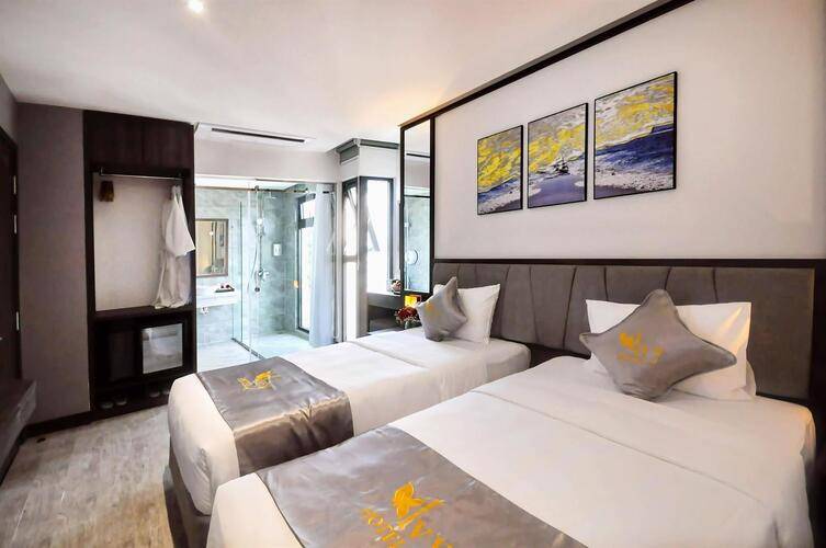 Ivy Hotel
